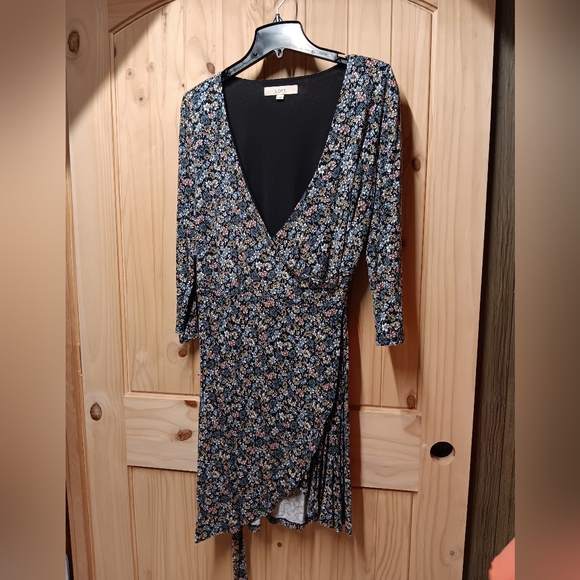 Loft Floral  Wrap Dress EUC - Picture 1 of 7
